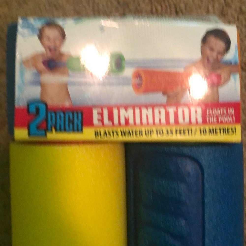 Water blasts - Picture 2 of 2